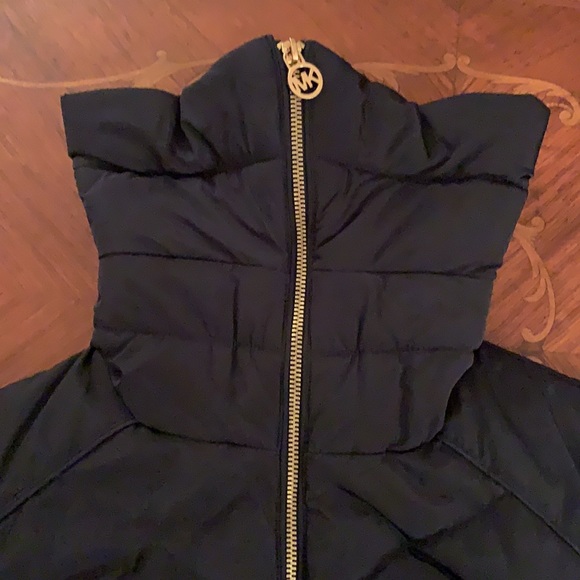 LIKE NEW Michael Kors black puffer coat - Picture 7 of 10